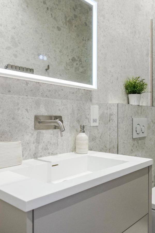 Beautiful 2 Bedrooms Split Level Fulham Apartment Londra Exterior foto